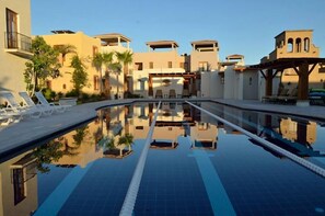Piscina all'aperto, una piscina riscaldata