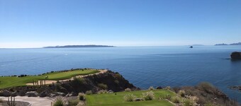 Bahia Encantada Elegant Casa Steps to Sea and Hotel