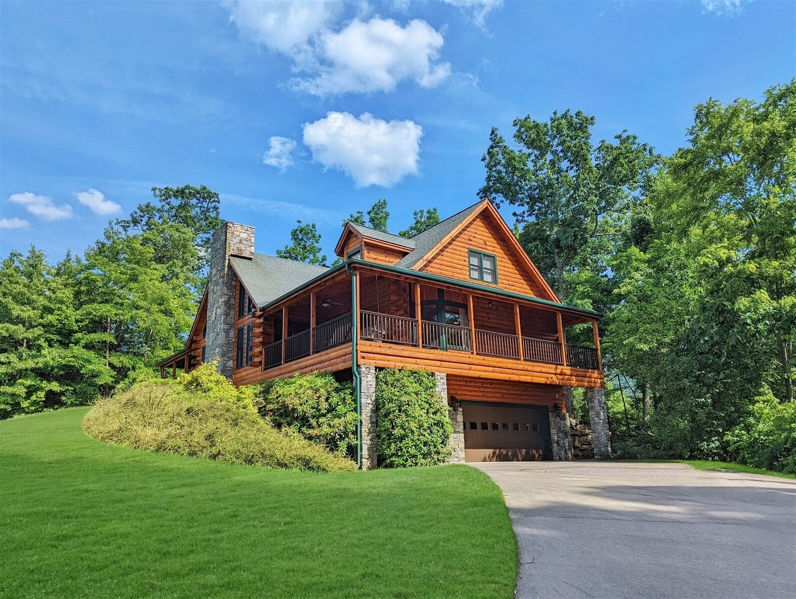 13 Best PetFriendly Cabin Rentals In Waynesville, North Carolina