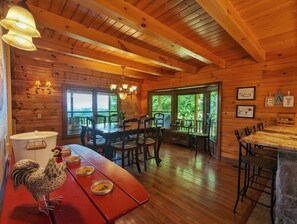 Dining - The Mountain House -Premium Mountain Retreat with Hot Tub and Stunning Views Pet (Waynesville)