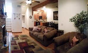 TV connectée, cheminée, jeux vidéo, lecteur de DVD