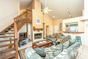 Smart TV, fireplace, DVD player