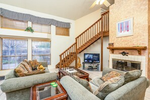 Smart TV, fireplace, DVD player