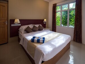 View from room - South Ari Dive Center (Dhangethi)