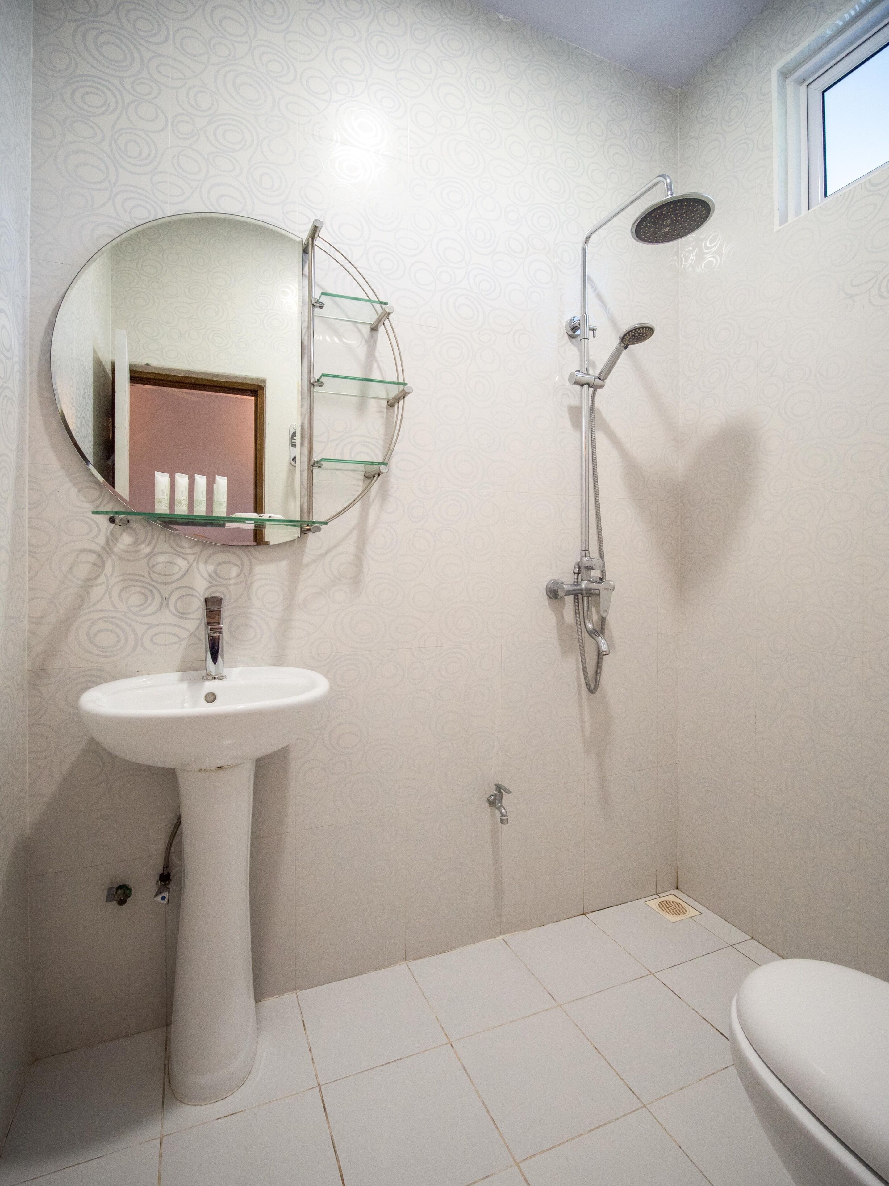 South Ari Dive Center