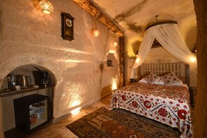 Deluxe-Doppelzimmer | Minibar, Zimmersafe, individuell dekoriert, individuell eingerichtet