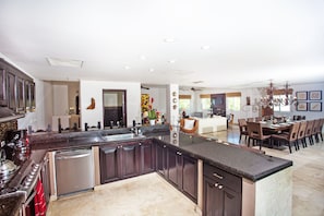Villa, 5 Bedrooms | Private kitchen