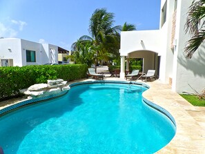 Outdoor pool - Villa Iich Naj by PRP (Playa del Carmen)