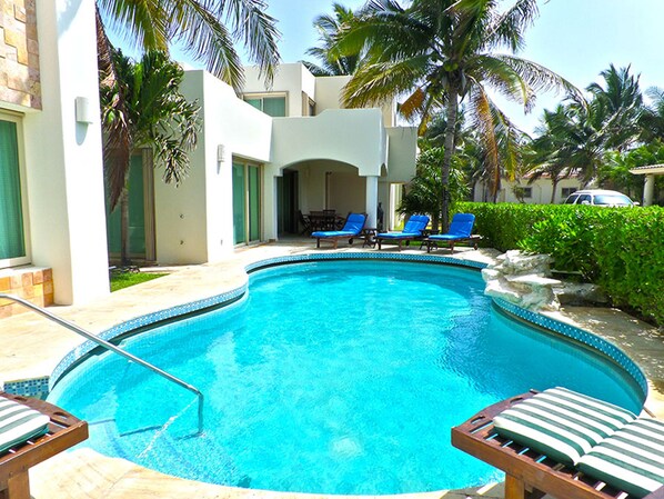 Outdoor pool - Villa Jalch Naj by PRP (Playa del Carmen)