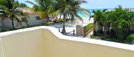 Villa, 4 chambres | Balcon