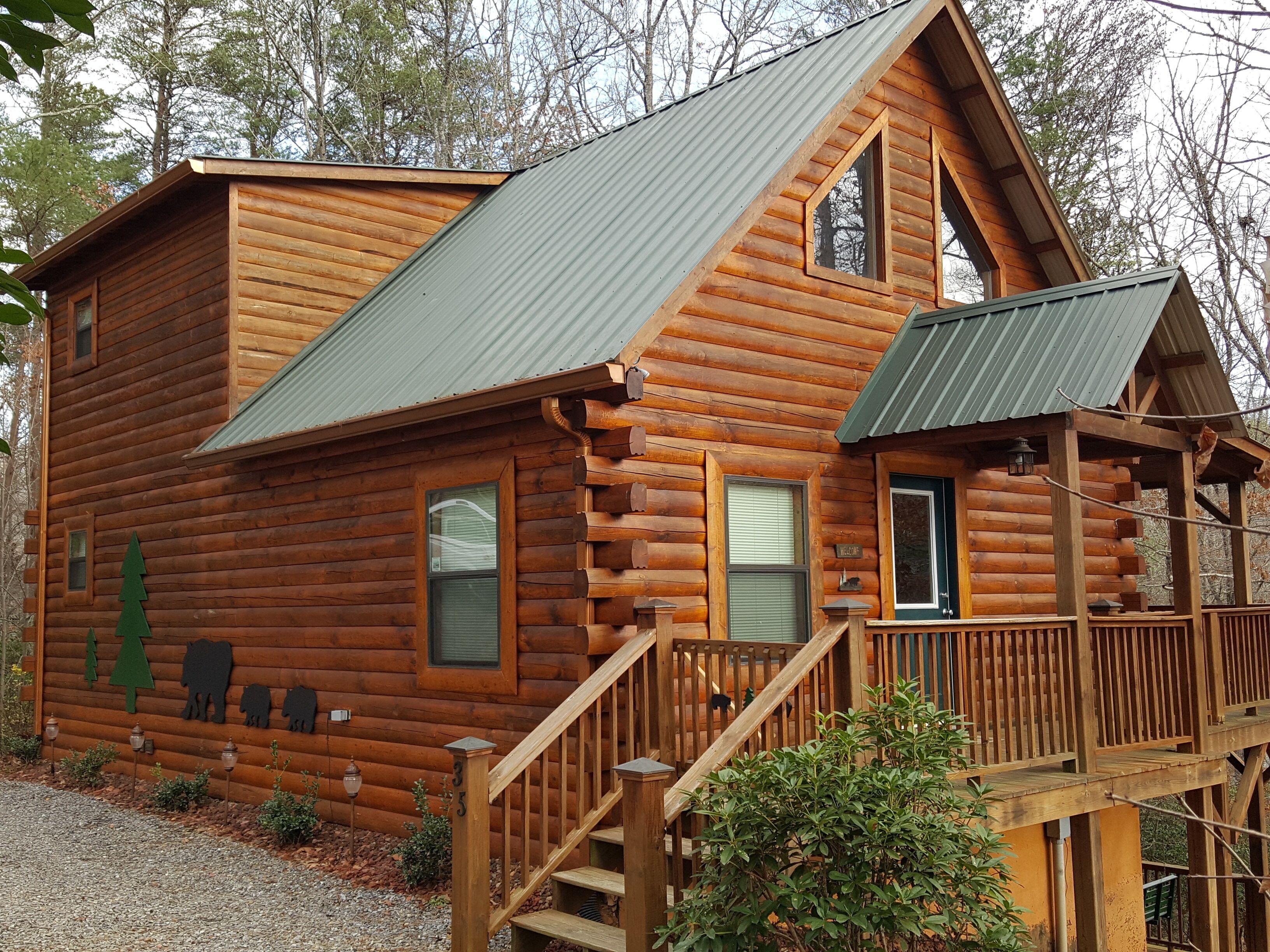 Come Enjoy The Mountains In Your Own 3 Bedroom Real Log Cabin!