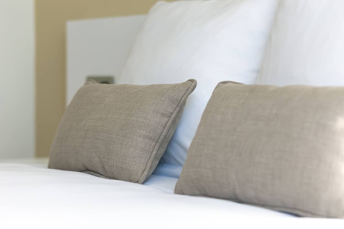 In-room safe, iron/ironing board (on request), WiFi (free), bed sheets