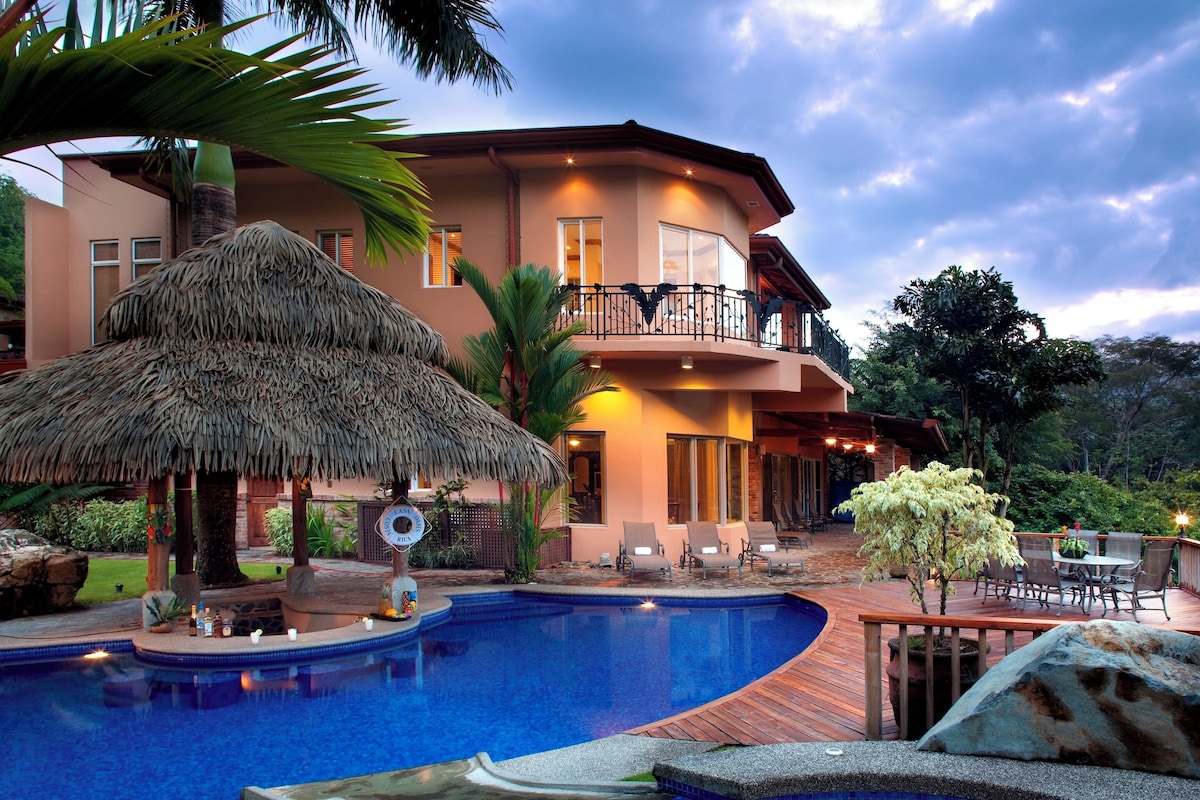 House, 5 Bedrooms, Golf View (Oasis) | 2 bedrooms, premium bedding, in-room safe, desk