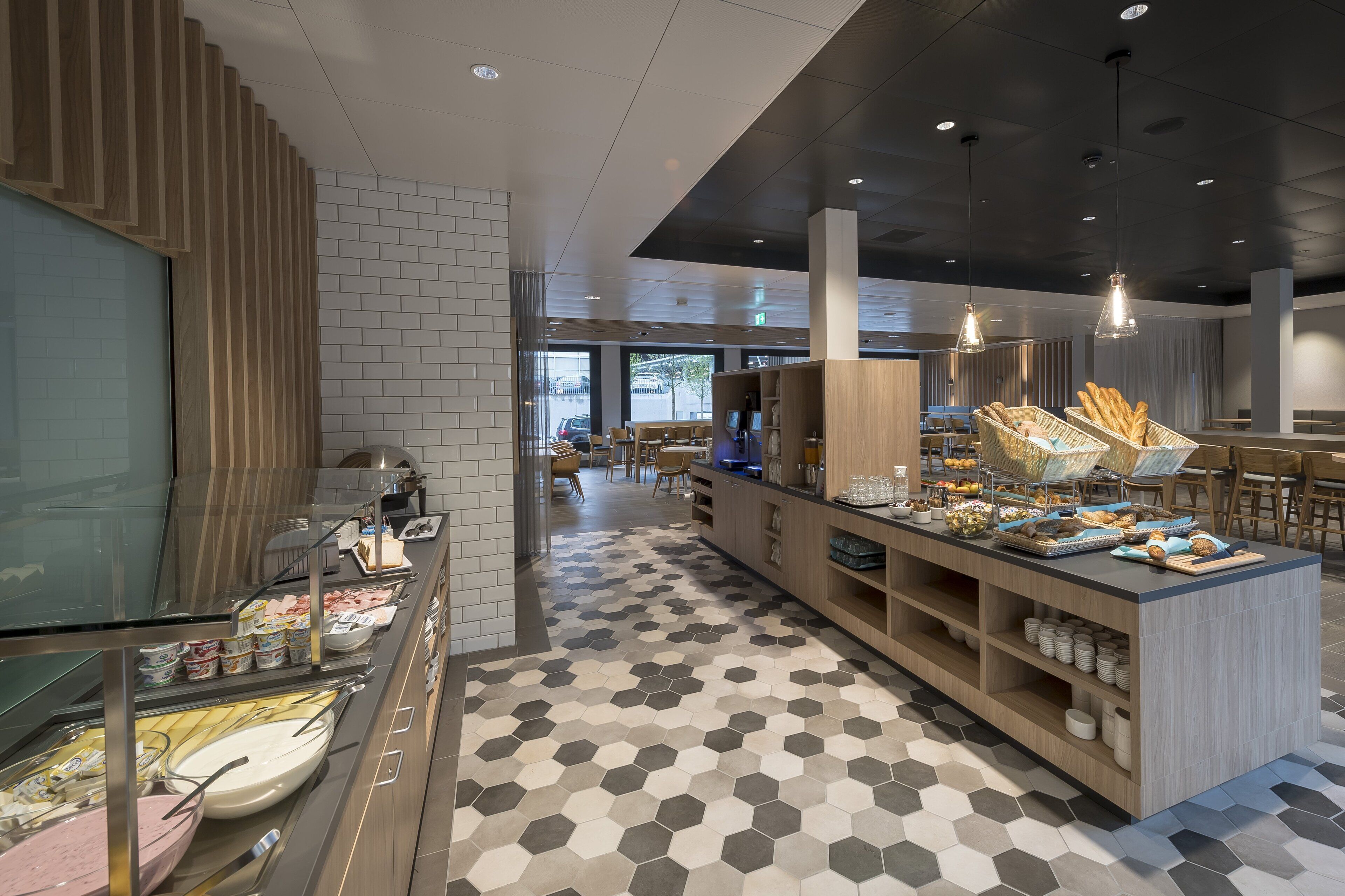 breakfast, lunch and dinner served