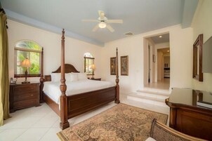 2 habitaciones, tabla de planchar con plancha y cunas