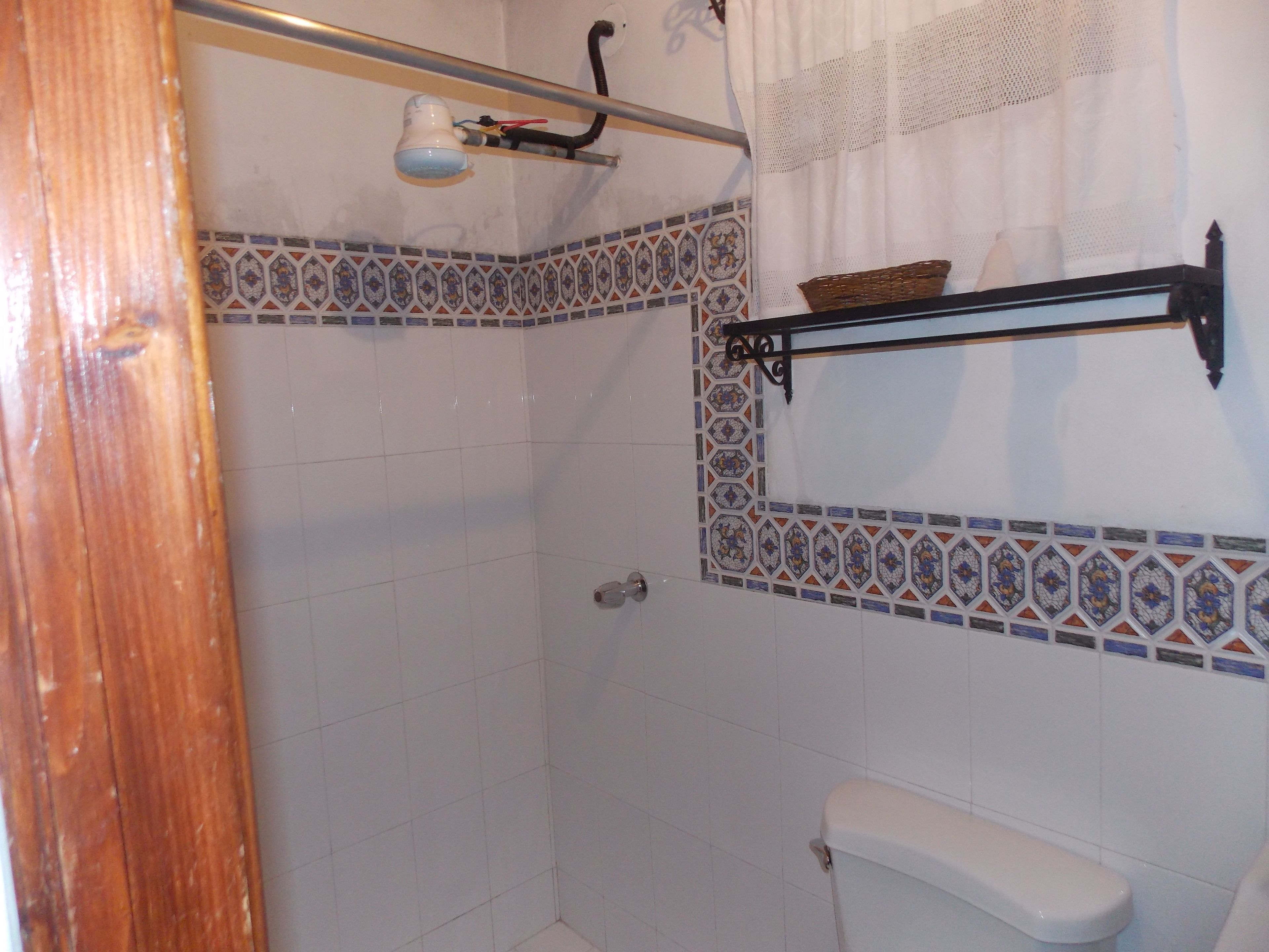triple room, multiple beds, accessible | bathroom | shower, towels