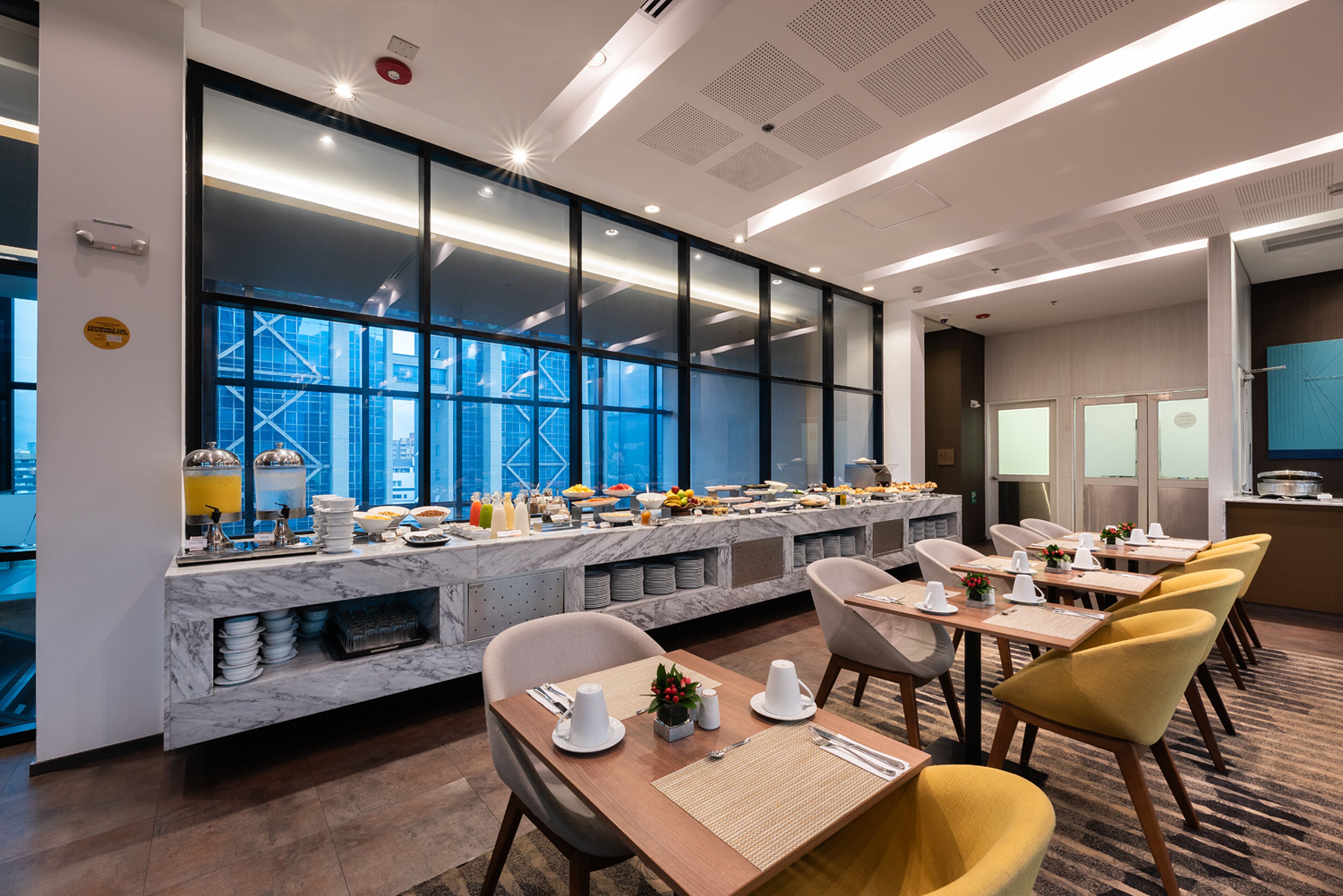 daily cooked-to-order breakfast for a fee