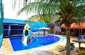 Pool waterfall