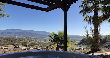 Charming Hill Top Wine Country Villa- Minutes to all Vineyards