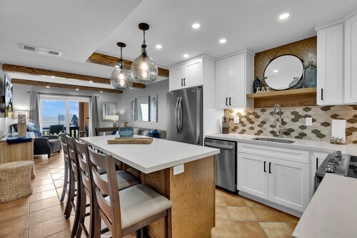 Beachfront Condo directly on the Beach -1st Floor; Newly Remodeled