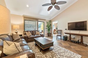 Unclassified image, 5 of 47, button