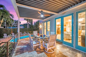 Outdoor dining - The Sun Dial | Waterfront Home on Siesta Key w/ Private Pool & Large Backyard, Close to Beach! (Siesta Key)