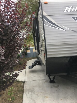 Property grounds - Best price, clean and new rv  trailer  (Los Angeles)