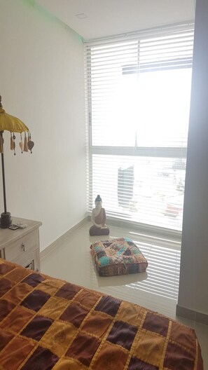 3 quartos, acesso à internet, roupa de cama