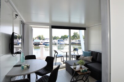 Cozy floating Boatlodge, Athens, 4 persons, 2 bedrooms Maastricht