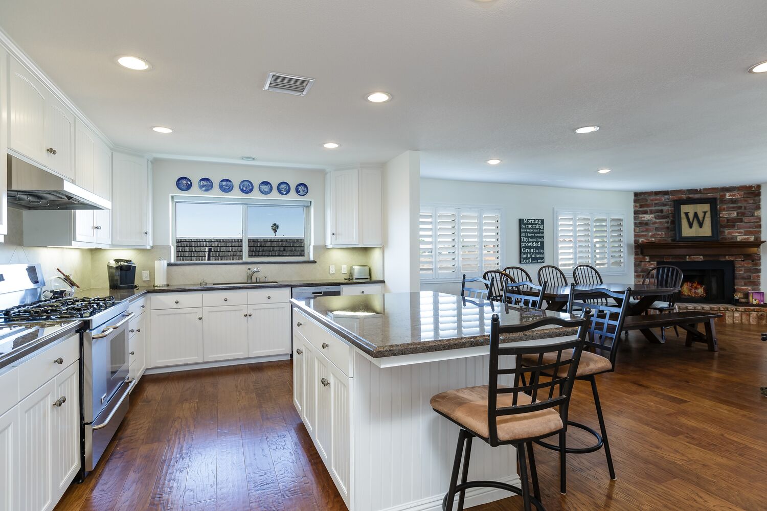 Big Relaxing Beach House 3 Bedrooms and a loft, less than 500 steps to the sand!