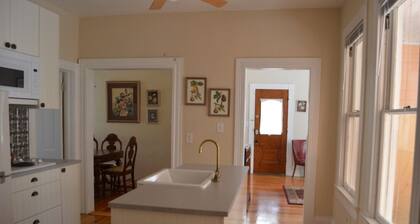 Historic Greeley Home - viehätys ja sijainti!