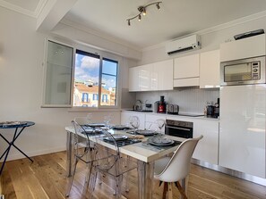 Fridge, microwave, oven, dishwasher - N&J - FIORA PARADISE TERRACE - Central - Sea (Niza)
