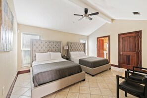 3 室のベッドルーム、アイロン / アイロン台、WiFi (無料)、ベッドシーツ