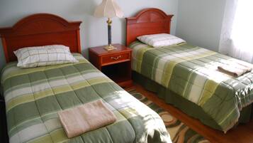 4 bedrooms, desk, iron/ironing board, travel cot