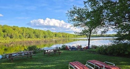 Private Lakefront - Poconos getaway on a tranquil lake