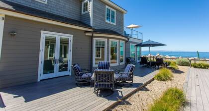 Beach front Sea Loft in Santa Barbara. Weekly discounts. Best beach sunsets!