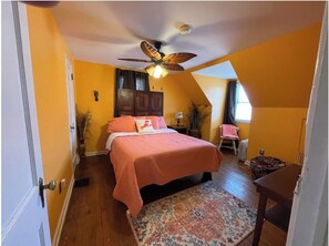 4 bedrooms, desk, iron/ironing board, free WiFi