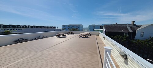 Cape May Condo Getaway w/ Rooftop Deck, Onsite Parking, 1/2 Block to the Beach