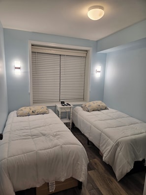 2 habitaciones, tabla de planchar con plancha y wifi gratis