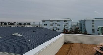 Cape May Condo Getaway w/ Rooftop Deck, Onsite Parking, 1/2 Block to the Beach