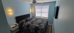 2 bedrooms, iron/ironing board, free WiFi