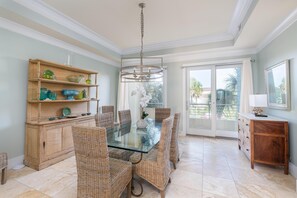 Dining - Oceanfront with Endless Ocean Views (Folly Beach)