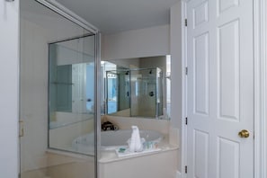 Combined shower/bathtub, jetted bath, hair dryer, towels - Regency Isle 511 | Orange Beach, AL (Orange Beach)