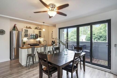 Downtown Saugatuck Condo w/deck - Pets are welcome