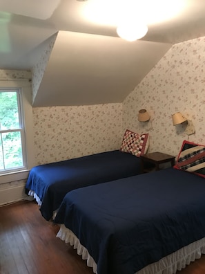 4 bedrooms, WiFi, bed sheets