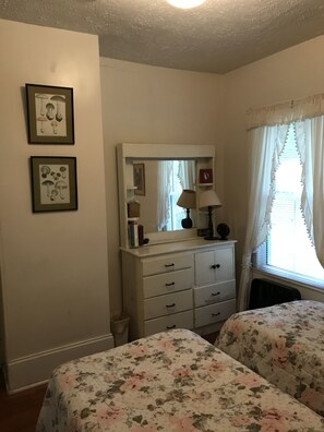 4 bedrooms, WiFi, bed sheets