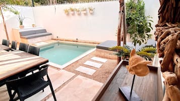 Piscina coperta, piscina all'aperto