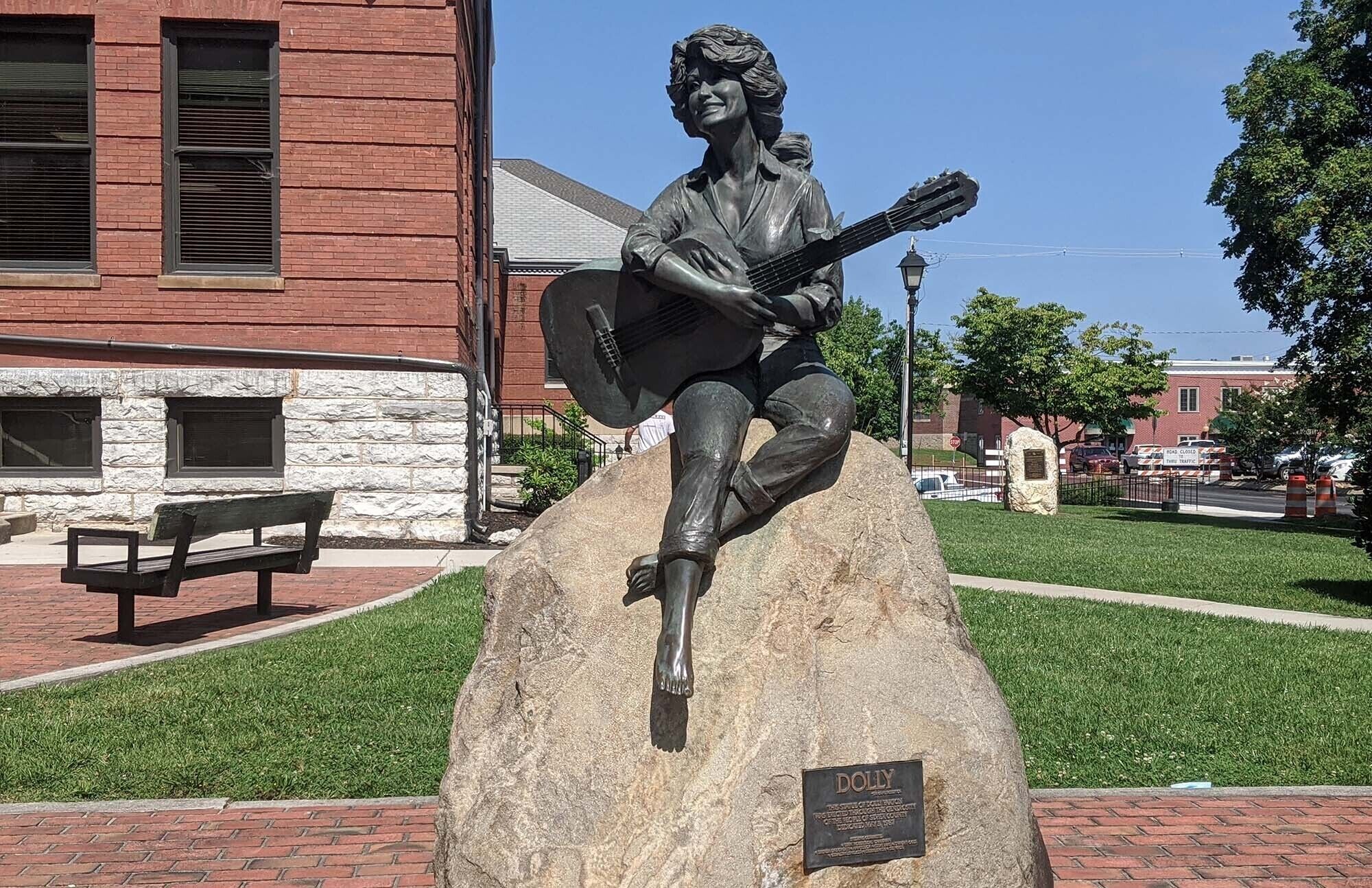 Statue of Dolly Parton at Sevierville