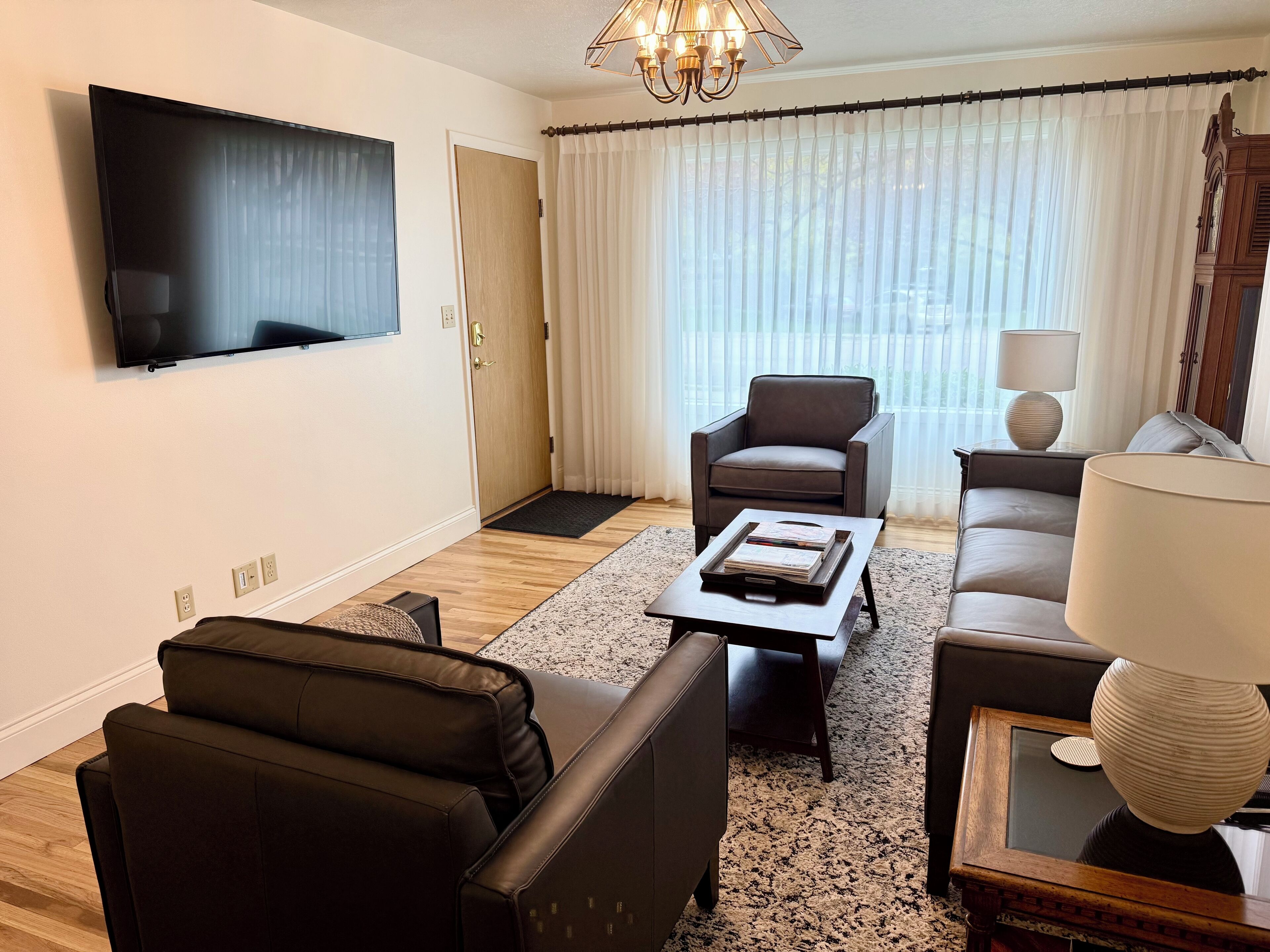 Smart TV, books, offices