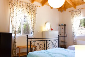 2 bedrooms, iron/ironing board, internet, bed sheets